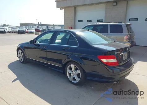 2011 Mercedes-Benz C 300 Luxury/Sport из США, поврежденный, VIN WDDGF5EB1BA508288